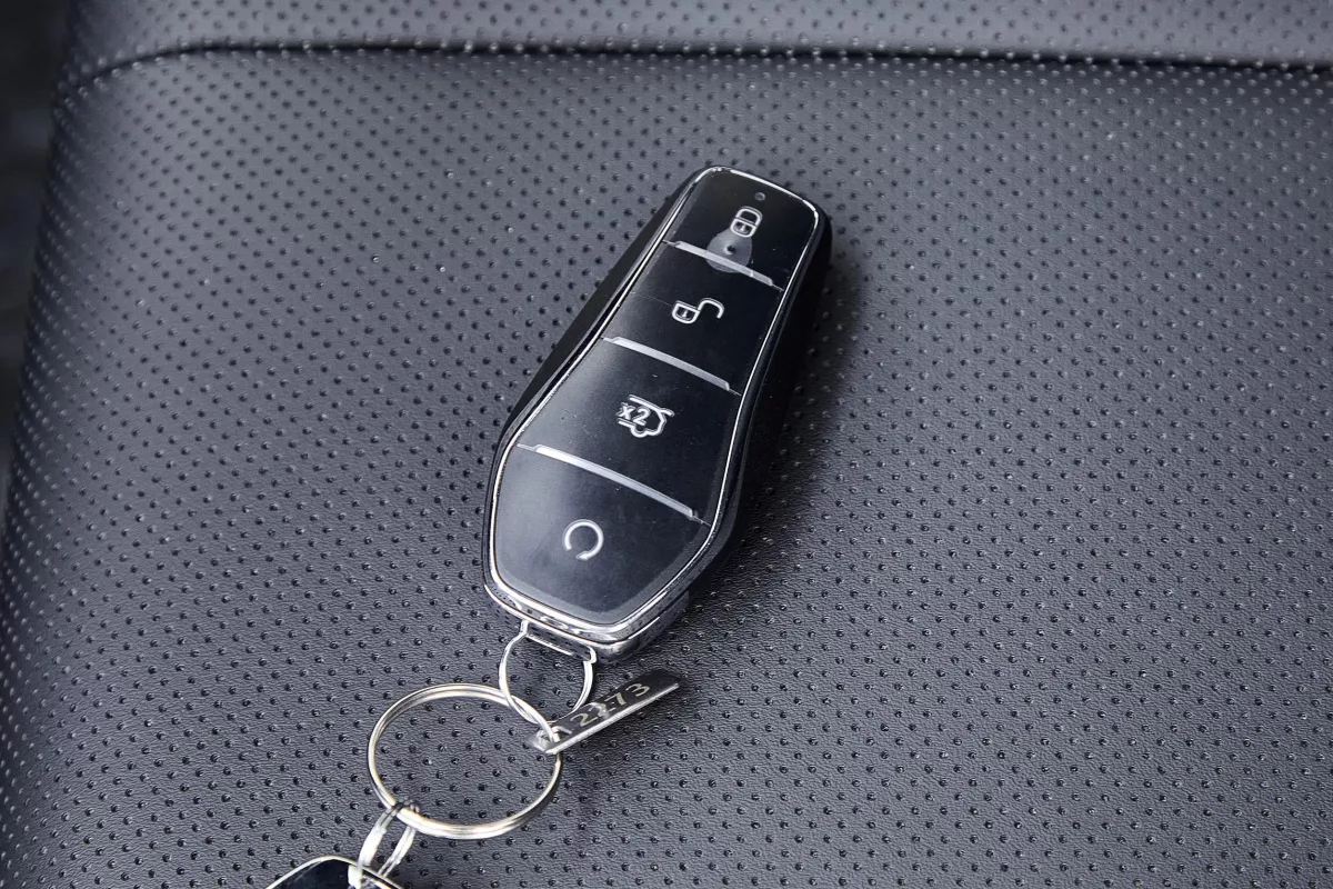 BYD E7