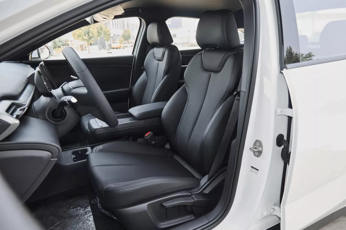 BYD E7