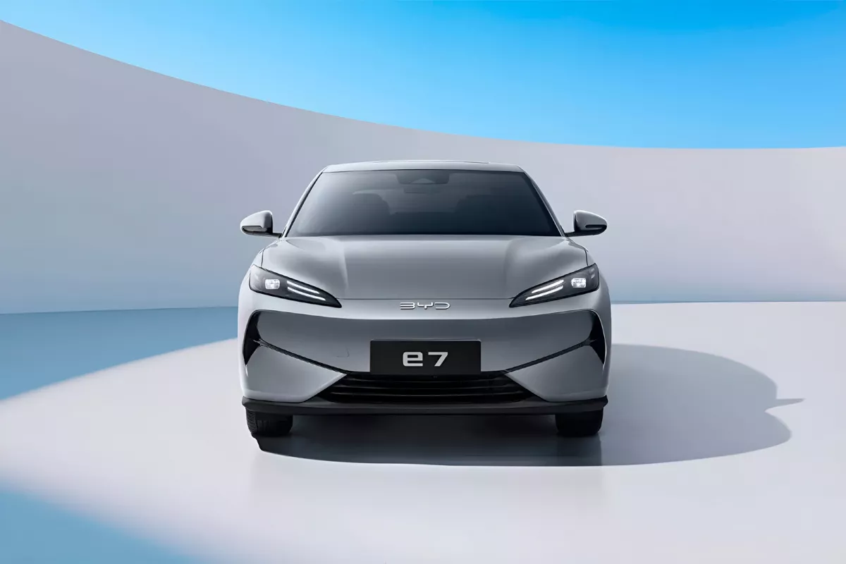 BYD E7