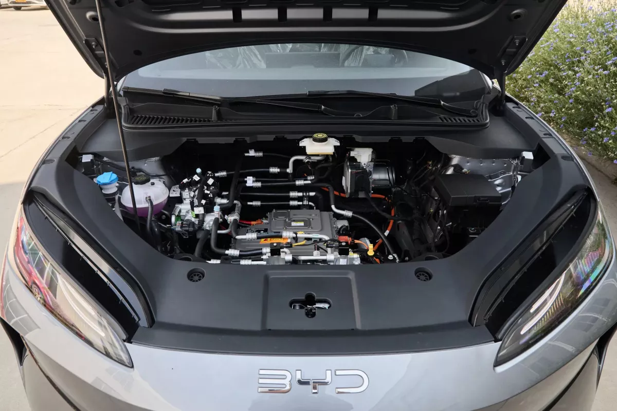 BYD E7