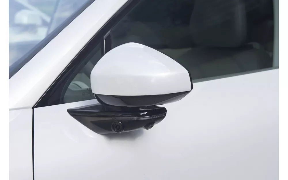 7X 4WD Smart + R20 Akebono 2025, Polar whiteout (mileage 20500 km)