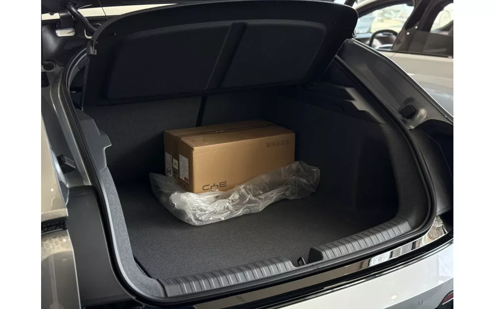 E5 Sportback Flagship Quattro, Streamer Silver, 2025