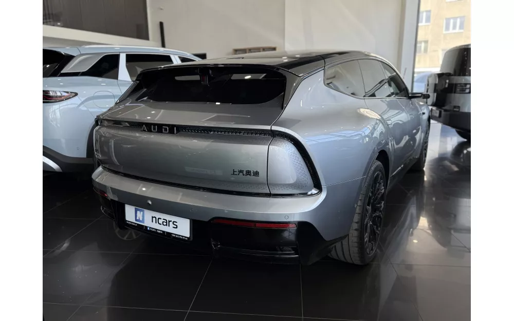 E5 Sportback Flagship Quattro, Streamer Silver, 2025