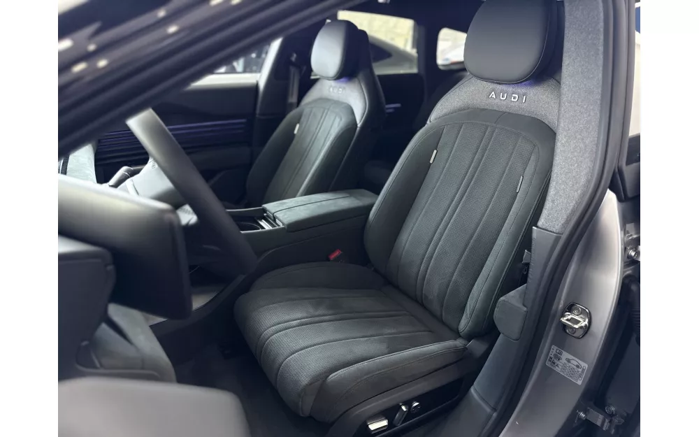 E5 Sportback Flagship Quattro, Streamer Silver, 2025