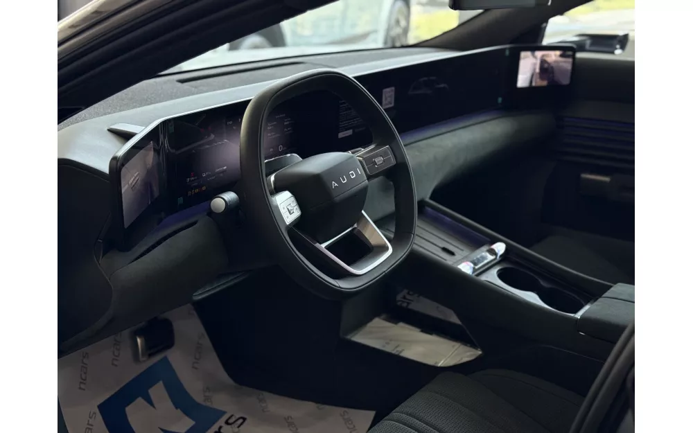 E5 Sportback Flagship Quattro, Streamer Silver, 2025