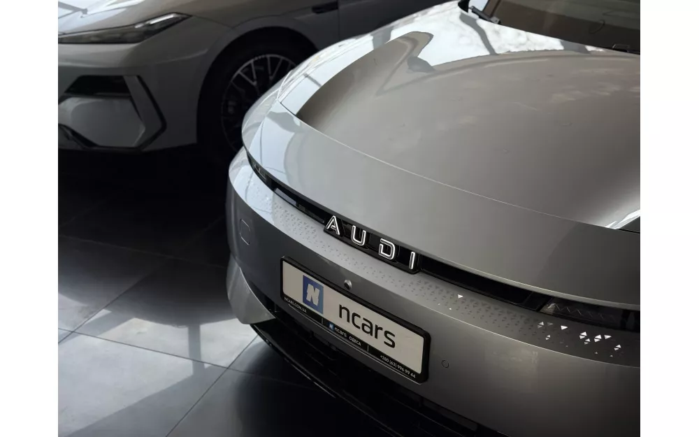 E5 Sportback Flagship Quattro, Streamer Silver, 2025