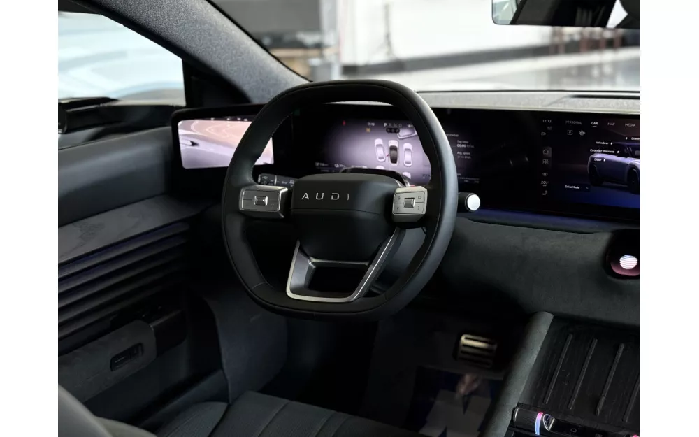 E5 Sportback Flagship Quattro, Streamer Silver, 2025