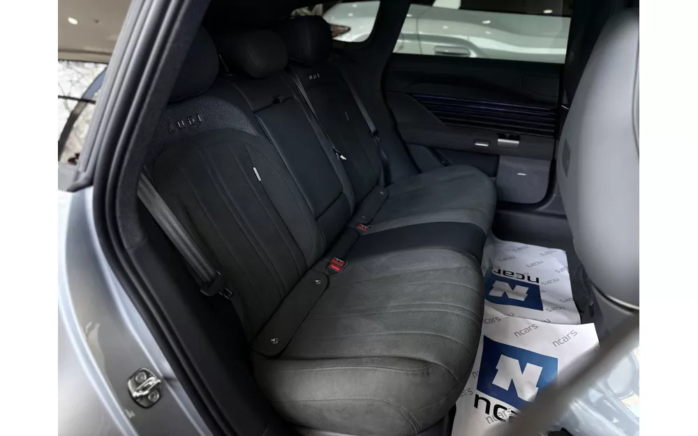 E5 Sportback Flagship Quattro, Streamer Silver, 2025