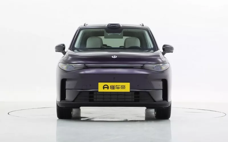 E5 Sportback Flagship Quattro, Streamer Silver, 2025