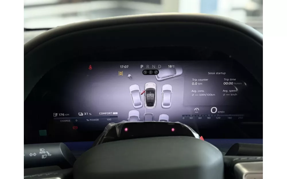 E5 Sportback Flagship Quattro, Streamer Silver, 2025