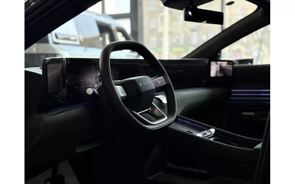 E5 Sportback Flagship Quattro, Streamer Silver, 2025