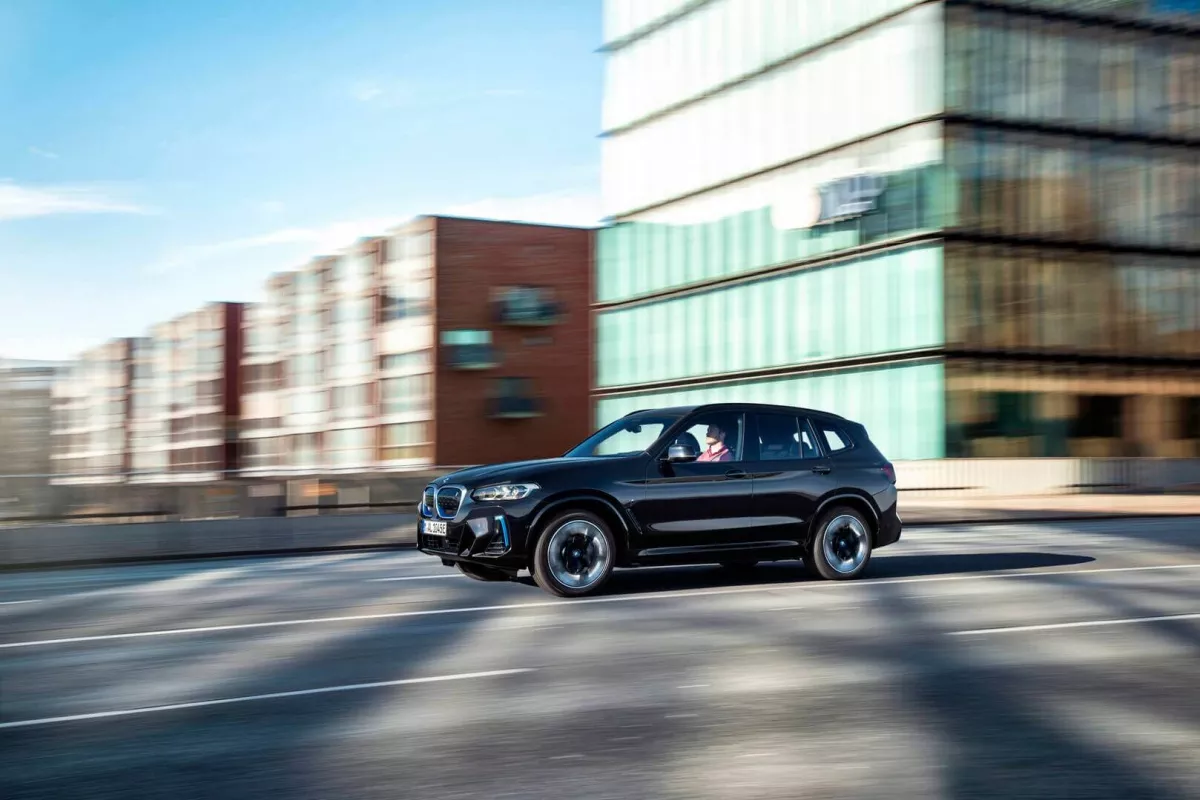 BMW iX3