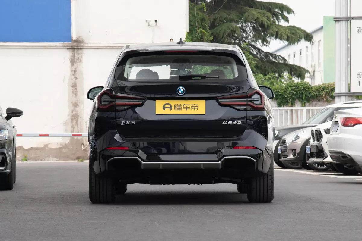 BMW iX3