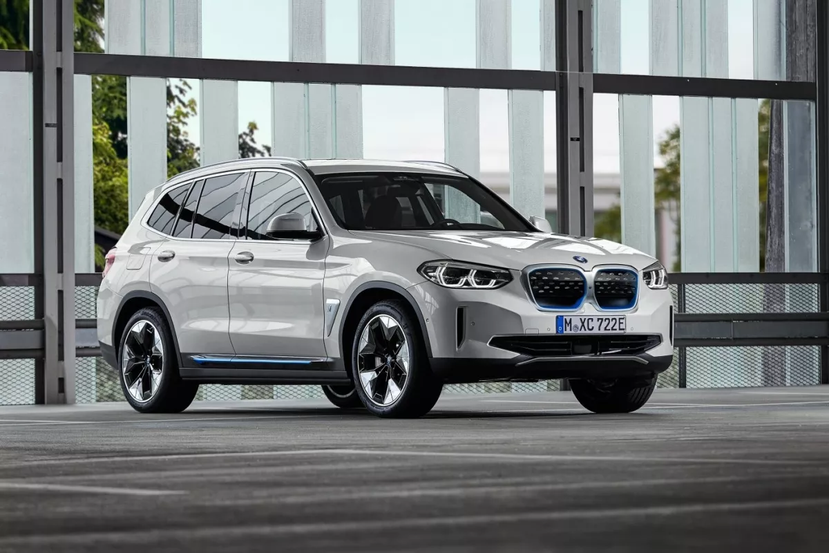 BMW iX3