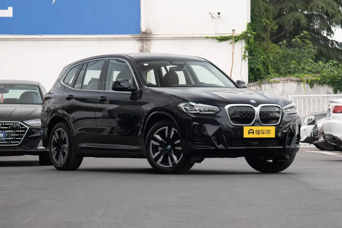 BMW iX3