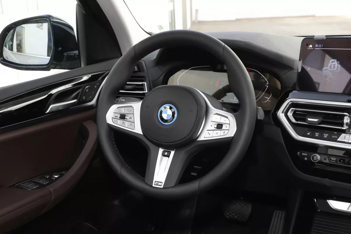 BMW iX3