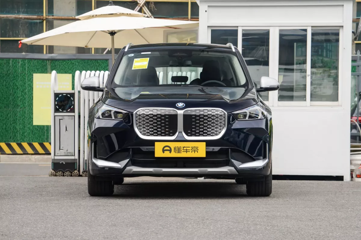 BMW iX1