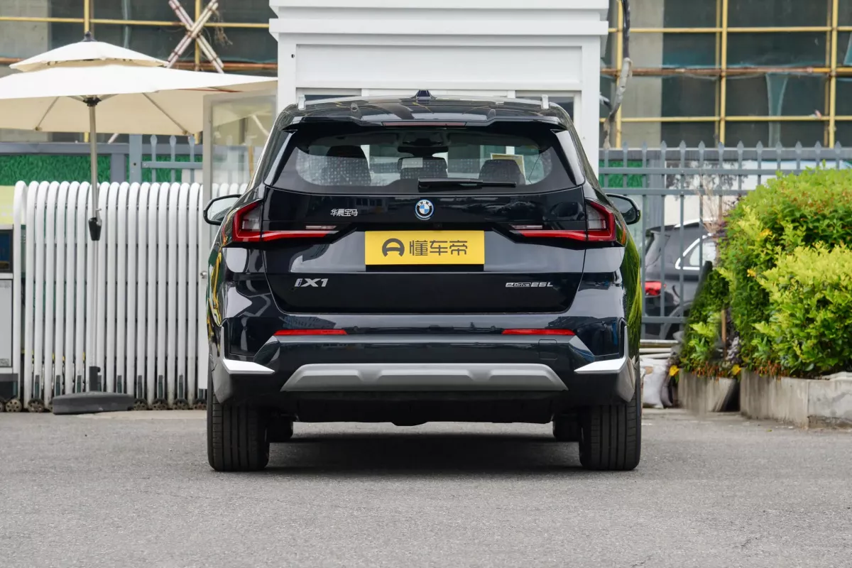 BMW iX1