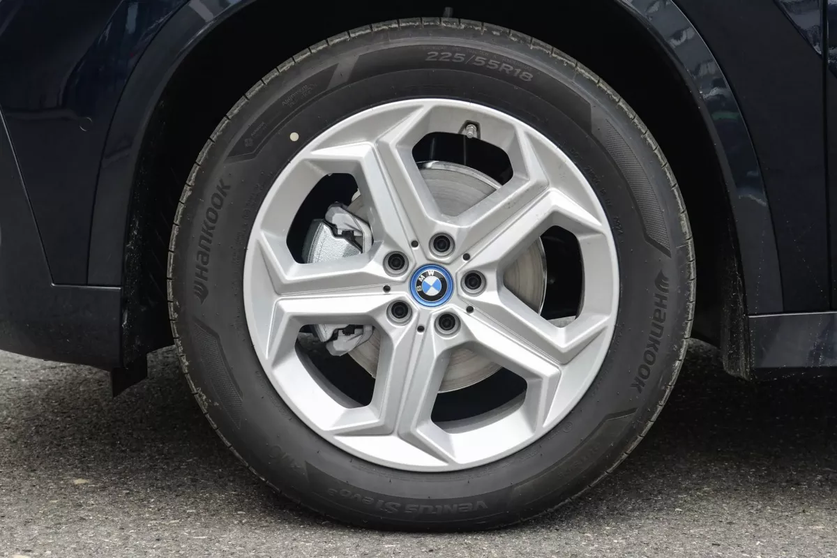 BMW iX1
