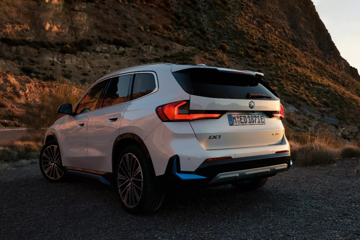 BMW iX1