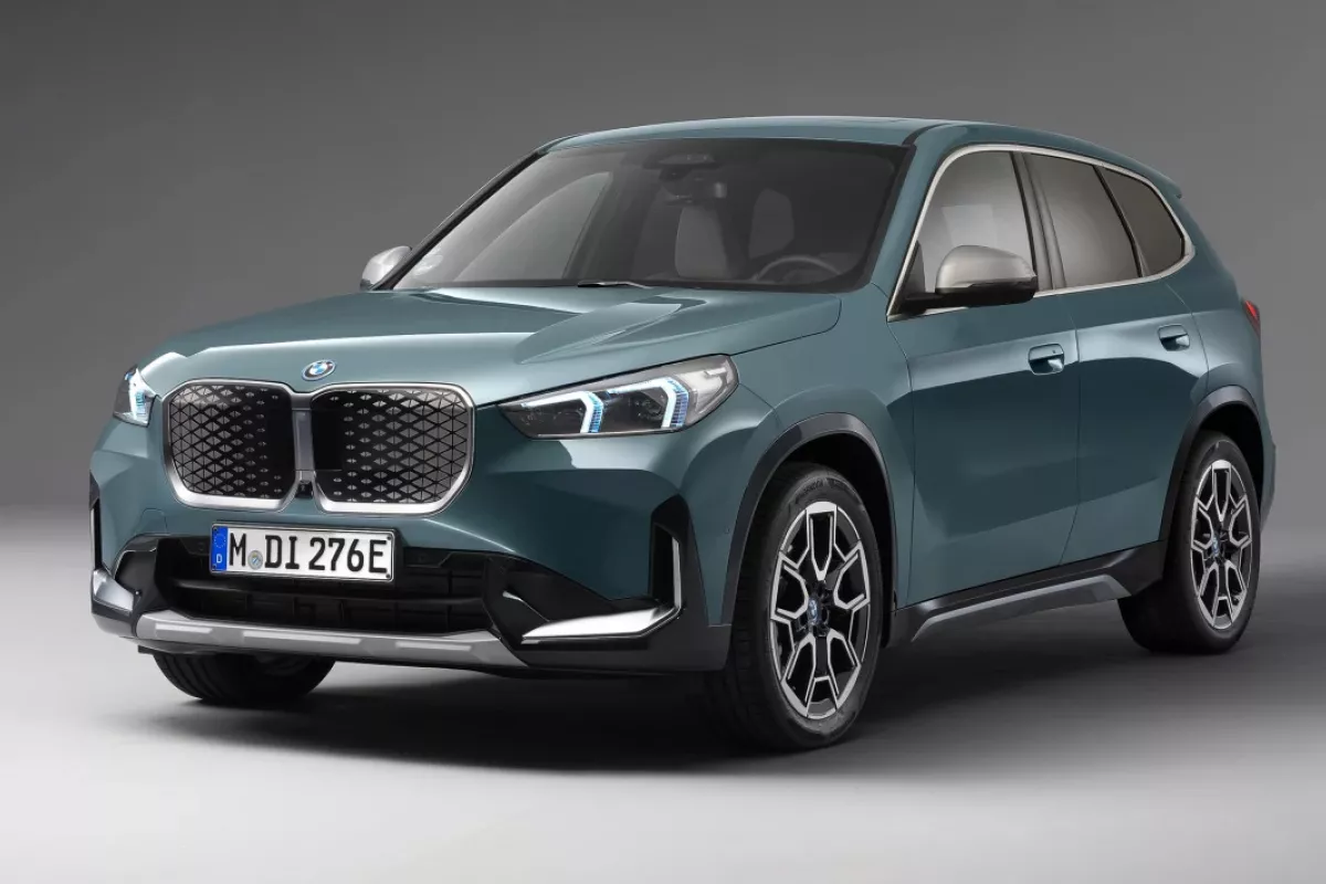 BMW iX1