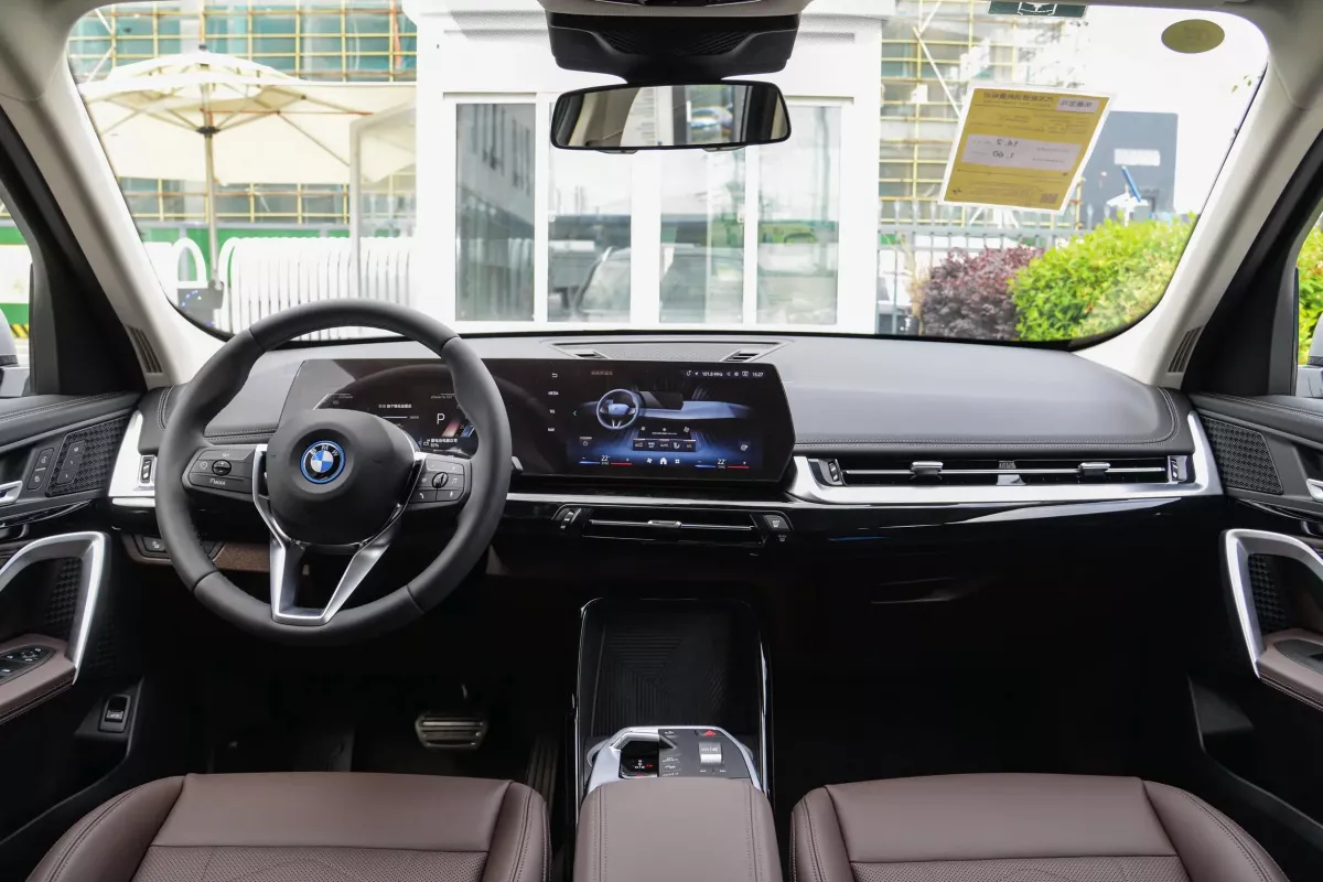 BMW iX1